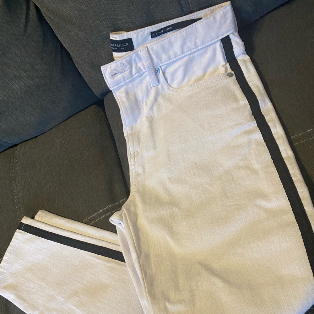 White skinny jeans